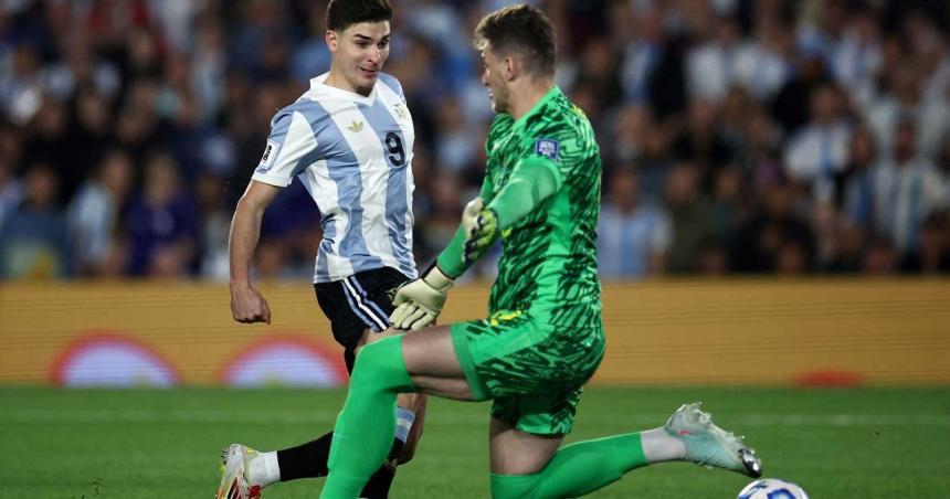 Una Argentina brillante, clasificada al Mundial, bailó y goleó a Brasil