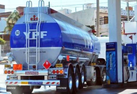 Sorpresivamente YPF subió los combustibles hasta 0,4%