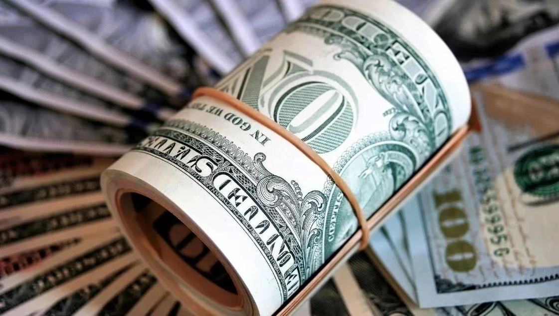 Se disparó la cotización del dólar y el Riesgo País superó los 1.000 puntos