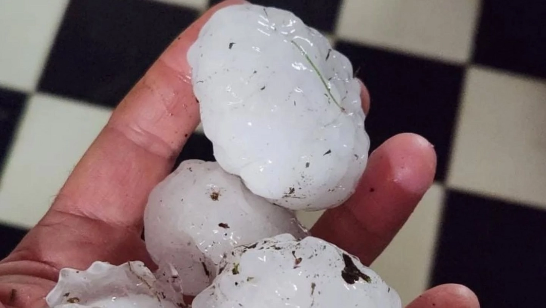 Fuerte lluvia y granizo en localidades de La Pampa
