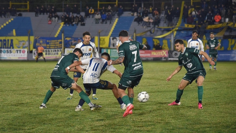 Ferro y All Boys de Trenel avanzaron en el Amateur